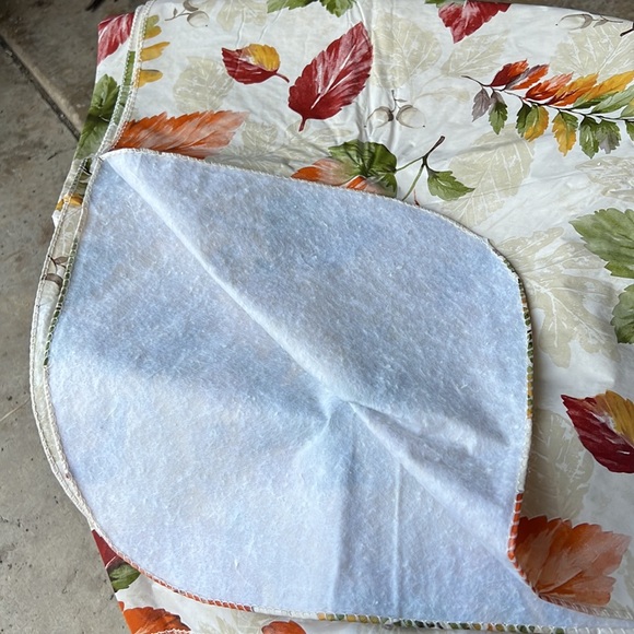 Tablecloth - Picture 4 of 4